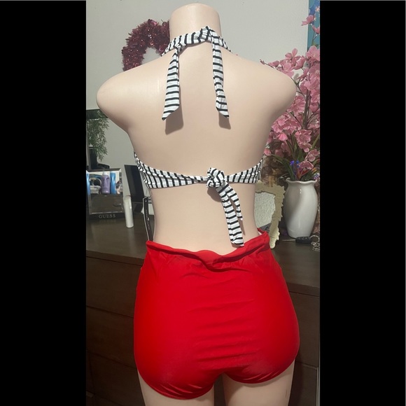 Ubique & Classic swimming swimsuit 🩱 - Picture 4 of 4